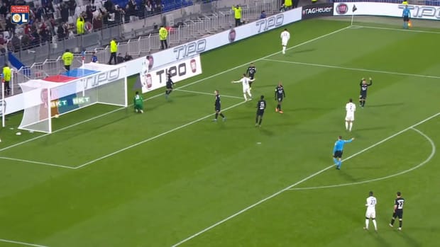 Houssem Aouar's team goal vs Brest